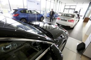 07.04.2016 Kielce. Salon BMW Złoty Certyfikat "Green Building". / Jarosław Kubalski / Radio Kielce