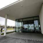 07.04.2016 Kielce. Salon BMW Złoty Certyfikat "Green Building". / Jarosław Kubalski / Radio Kielce