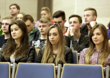 07.04.2016 Kielce. Dziewczyny na politechniki. Dzień otwarty na Politechnice Świętokrzyskiej. / Jarosław Kubalski / Radio Kielce