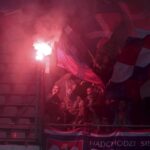 09.04.2016 Kielce . Mecz Korona Kielce - Górnik Zabrze. Kibice odpalili race. / Jarosław Kubalski / Radio Kielce