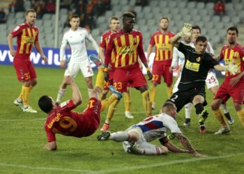 09.04.2016 Kielce . Mecz Korona Kielce - Górnik Zabrze. / Jarosław Kubalski / Radio Kielce