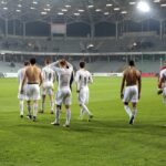 09.04.2016 Kielce . Mecz Korona Kielce - Górnik Zabrze. Kibice Górnika zarządali od piłkarzy, by ci oddali im koszulki. / Jarosław Kubalski / Radio Kielce