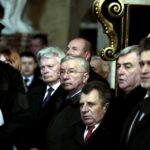 09.04.2016 Jędrzejów. W klasztorze Ojców Cystersów odsłonięto tablicę pamiątkową poświęconą Przemysławowi Gosiewskiemu. / Jarosław Kubalski / Radio Kielce