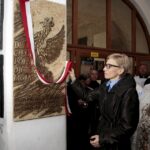 09.04.2016 Jędrzejów. W klasztorze Ojców Cystersów odsłonięto tablicę pamiątkową poświęconą Przemysławowi Gosiewskiemu. / Jarosław Kubalski / Radio Kielce