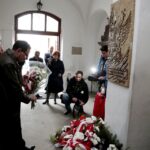 09.04.2016 Jędrzejów. W klasztorze Ojców Cystersów odsłonięto tablicę pamiątkową poświęconą Przemysławowi Gosiewskiemu. / Jarosław Kubalski / Radio Kielce