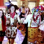 10.04.2016 Kielce. WDK. Studniówka wolontariuszy z diecezji kieleckiej przed Światowymi Dniami Młodzieży. / Jarosław Kubalski / Radio Kielce