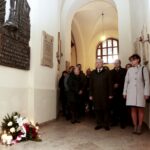 10.04.2016 Święty Krzyż. 6 rocznica katastrofy smoleńskiej i zbrodni katyńskiej. Msza w intencji ofiar w Bazylice. / Jarosław Kubalski / Radio Kielce