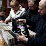 10.04.2016 Kielce. Giełda płyt winylowych. / Jarosław Kubalski / Radio Kielce