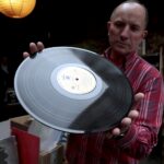 10.04.2016 Kielce. Giełda płyt winylowych. / Jarosław Kubalski / Radio Kielce