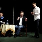 12.04.2016 Kielce. Prezydent Wojciech Lubawski spotkał się z uczniami szkół średnich w Domu Środowisk Twórczych. / Jarosław Kubalski / Radio Kielce