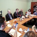 13.04.2016 Kielce. Konferencja w urzędzie miasta na temat budowy lotniska w Obicach. / Jarosław Kubalski / Radio Kielce