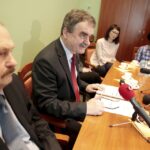 13.04.2016 Kielce. Konferencja w urzędzie miasta na temat budowy lotniska w Obicach. Prezydent Wojciech Lubawski. / Jarosław Kubalski / Radio Kielce