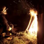 14.04.2016 Kielce. Z okazji 1050 rocznicy Chrztu Polski strażacy z OSP Niewachlów rozpalili Ognisko Ducha Świętego. / Jarosław Kubalski / Radio Kielce