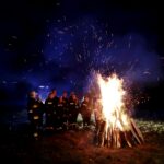 14.04.2016 Kielce. Z okazji 1050 rocznicy Chrztu Polski strażacy z OSP Niewachlów rozpalili Ognisko Ducha Świętego. / Jarosław Kubalski / Radio Kielce