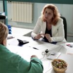 16.04.2016 Kielce. I Urząd Skarbowy. Dzień otwarty. Urzędnicy pomagają wypełnić zeznania podatkowe. / Jarosław Kubalski / Radio Kielce