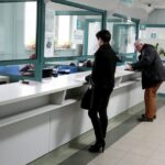 16.04.2016 Kielce. I Urząd Skarbowy. Dzień otwarty. Urzędnicy pomagają wypełnić zeznania podatkowe. / Jarosław Kubalski / Radio Kielce