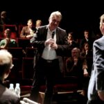 16.04.2016 Kielce. Znani kielczanie opowiadali o swoich płytach winylowych. Prezydent Wojciech Lubawski. / Jarosław Kubalski / Radio Kielce