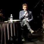 16.04.2016 Kielce. Znani kielczanie opowiadali o swoich płytach winylowych. Paweł Solarz. / Jarosław Kubalski / Radio Kielce