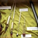 19.04.2016 Kielce. Wystawa w Dworku Laszczyków Uwaga waga. Wagi i miary w dawnej Polsce. / Jarosław Kubalski / Radio Kielce