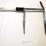 19.04.2016 Kielce. Wystawa w Dworku Laszczyków Uwaga waga. Wagi i miary w dawnej Polsce. Miara do mierzenia drewna. / Jarosław Kubalski / Radio Kielce