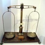 19.04.2016 Kielce. Wystawa w Dworku Laszczyków Uwaga waga. Wagi i miary w dawnej Polsce. / Jarosław Kubalski / Radio Kielce