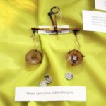 19.04.2016 Kielce. Wystawa w Dworku Laszczyków Uwaga waga. Wagi i miary w dawnej Polsce. / Jarosław Kubalski / Radio Kielce