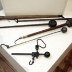 19.04.2016 Kielce. Wystawa w Dworku Laszczyków Uwaga waga. Wagi i miary w dawnej Polsce. / Jarosław Kubalski / Radio Kielce