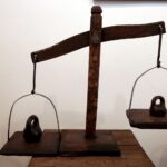 19.04.2016 Kielce. Wystawa w Dworku Laszczyków Uwaga waga. Wagi i miary w dawnej Polsce. / Jarosław Kubalski / Radio Kielce