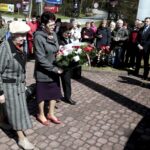 21.04.2016 Huta Szklana. Uroczystość pod Krzyżami Katyńskimi upamiętniająca ofiary zbrodni katyńskiej. / Jarosław Kubalski / Radio Kielce