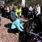 21.04.2016 Huta Szklana. Uroczystość pod Krzyżami Katyńskimi upamiętniająca ofiary zbrodni katyńskiej. / Jarosław Kubalski / Radio Kielce