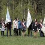 22.04.2016 Dyminy. Uroczystości pod pomnikiem pomordowanych mieszkańców przez Niemców w czasie II wojny światowej. / Jarosław Kubalski / Radio Kielce