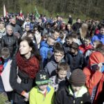 22.04.2016 Dyminy. Uroczystości pod pomnikiem pomordowanych mieszkańców przez Niemców w czasie II wojny światowej. / Jarosław Kubalski / Radio Kielce