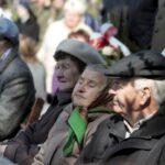 22.04.2016 Dyminy. Uroczystości pod pomnikiem pomordowanych mieszkańców przez Niemców w czasie II wojny światowej. / Jarosław Kubalski / Radio Kielce