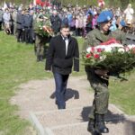 22.04.2016 Dyminy. Uroczystości pod pomnikiem pomordowanych mieszkańców przez Niemców w czasie II wojny światowej. / Jarosław Kubalski / Radio Kielce