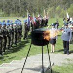 22.04.2016 Dyminy. Uroczystości pod pomnikiem pomordowanych mieszkańców przez Niemców w czasie II wojny światowej. / Jarosław Kubalski / Radio Kielce