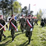 22.04.2016 Dyminy. Uroczystości pod pomnikiem pomordowanych mieszkańców przez Niemców w czasie II wojny światowej. / Jarosław Kubalski / Radio Kielce