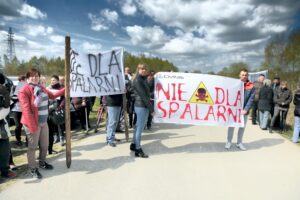 22.04.2016 Micigózd. Mieszkańcy protestują przeciwko budowie spalarni odpadów. / Jarosław Kubalski / Radio Kielce