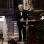 24.04.2016 Kielce. Karczówka. Klasztor.  Międzynarodowy Festiwal Muzyki Organowej i Sakralnej „Anima Mundi”. Koncert zespołu „Scepus Baroque” w kościele św. Karola Boromeusza. Słowo wstępne Leszek Ślusarski. / Jarosław Kubalski / Radio Kielce