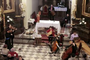 24.04.2016 Kielce. Karczówka. Klasztor. Międzynarodowy Festiwal Muzyki Organowej i Sakralnej „Anima Mundi”. Koncert zespołu „Scepus Baroque” w kościele św. Karola Boromeusza. / Jarosław Kubalski / Radio Kielce