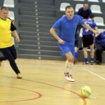 24.04.2016 Chęciny. XVI Halowe Mistrzostwa Radnych i Pracowników Samorządowych w Piłce Nożnej "O Puchar Starosty Kieleckiego”. / Jarosław Kubalski / Radio Kielce