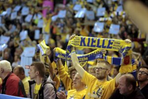 27.04.2016 Kielce. Mecz Ligi Mistrzów Vive Tauron Kielce - SG Flensburg Handewitt. Kibice. / Jarosław Kubalski / Radio Kielce