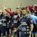 27.04.2016 Kielce. Mecz Ligi Mistrzów Vive Tauron Kielce - SG Flensburg Handewitt. Ljubomir Vranjes, trener Flensburga (p). / Jarosław Kubalski / Radio Kielce