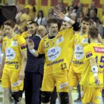 27.04.2016 Kielce. Mecz Ligi Mistrzów Vive Tauron Kielce - SG Flensburg Handewitt. Piłkarze Vive cieszą się ze zwycięstwa. / Jarosław Kubalski / Radio Kielce