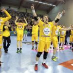 27.04.2016 Kielce. Mecz Ligi Mistrzów Vive Tauron Kielce - SG Flensburg Handewitt. Piłkarze Vive cieszą się ze zwycięstwa. / Jarosław Kubalski / Radio Kielce