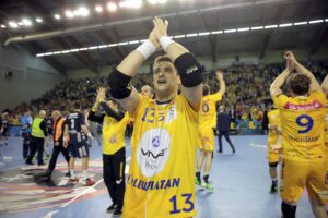 27.04.2016 Kielce. Mecz Ligi Mistrzów Vive Tauron Kielce - SG Flensburg Handewitt. Piłkarze Vive cieszą się ze zwycięstwa. / Jarosław Kubalski / Radio Kielce