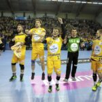 27.04.2016 Kielce. Mecz Ligi Mistrzów Vive Tauron Kielce - SG Flensburg Handewitt. Piłkarze Vive cieszą się ze zwycięstwa. / Jarosław Kubalski / Radio Kielce