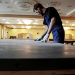 28.04.2016 Kielce. Przygotowania do Międzynarodowego Festiwalu Bilardowego w hotelu Best Western Grand Hotel. / Jarosław Kubalski / Radio Kielce