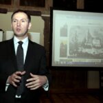 28.04.2016 Kielce. Prezentacja nowego portalu historycznego w Muzeum Narodowym. Towarzyszyła mu wystawa 660 lat miasta Bodzentyna. Wojciech Kalwat, historyk. / Jarosław Kubalski / Radio Kielce