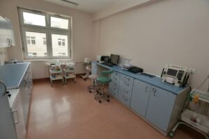 08.04.2016 Otwarcie Kliniki Chirurgii Klatki Piersiowej w Świętokrzyskim Centrum Onkologii / Jarosław Kubalski / Radio Kielce