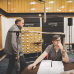 17.12.2015 Kielce. Słuchowisko poświęcone Stefanowi Karskiemu założycielowi Teatru Lalki i Aktora "Kubuś" powstaje w naszej rozgłośni. Tekst jest oparty na motywach z jego życia i twórczości. Głównym wątkiem są wydarzenia z przełomu lat 50. i 60., kiedy Stefan Karski założył objazdowy teatr lalek, który następnie został upaństwowiony. Historia kończy się w latach 70. / Wojciech Habdas / Radio Kielce